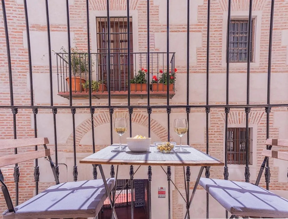-Malagasunapts- Vibrant Historic City Centre contacts